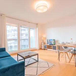 Appartement Spacious With Parking And Balcony!